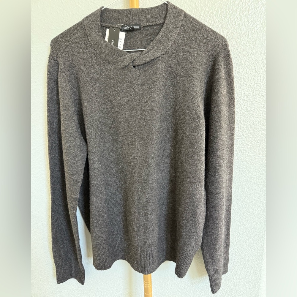 NWT Violets & Roses Dark Gray Sweater with twist collar design size Large